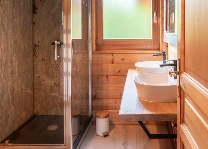 La Calougeotte, Jardin, Et Sauna Prives 샬레 르메니